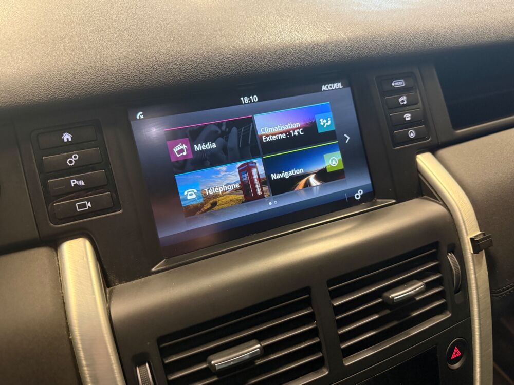 Discovery sport 2.0 TD4 180 Ch HSE 4WD BVA 7P ATTELAGE / TOIT PANORAMIQUE 2018 occasion 24750 Tr&eacute;lissac
