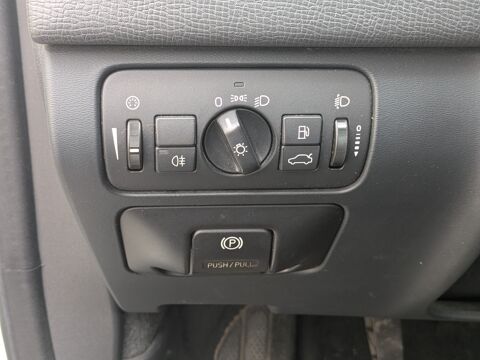 XC60 2.4 D3 165cv KINETIC AWD / PREMIERE MAIN / ATTELAGE / RADAR 2011 occasion 69420 Ampuis