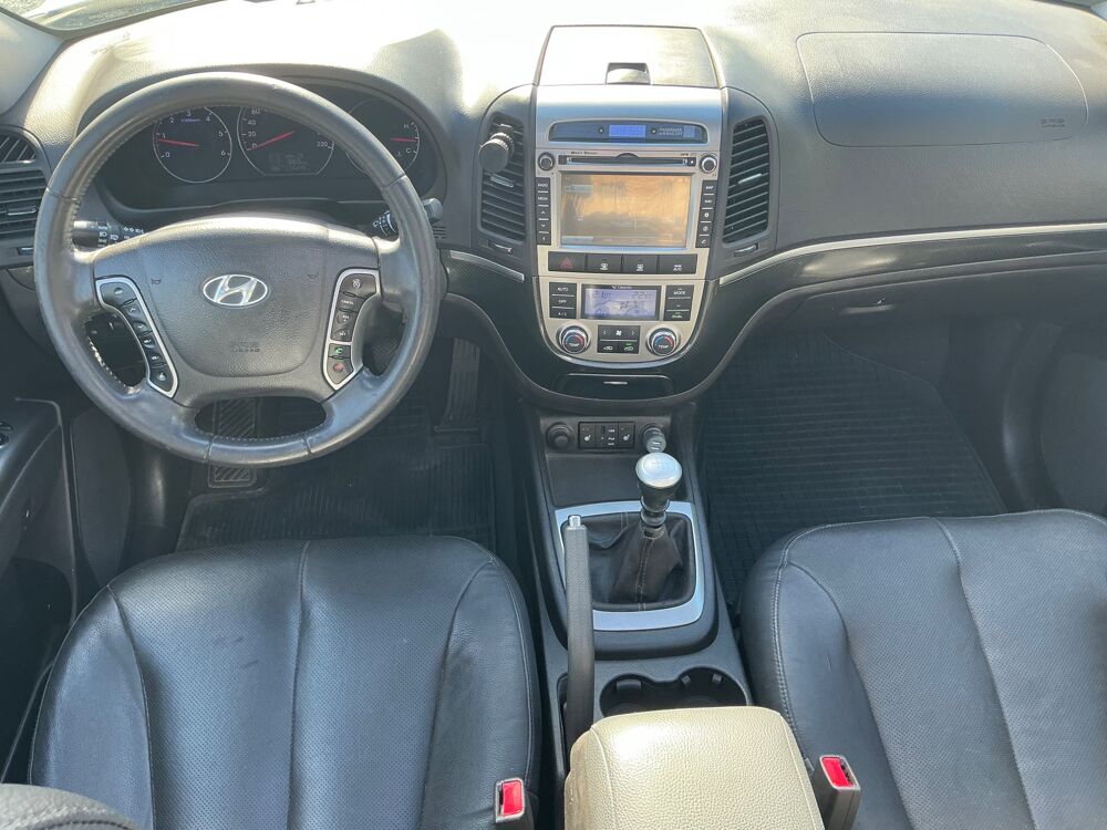Santa Fe 2.2 CRDI 195 Ch PREMIUM 4WD / SIEGES CHAUFFANTS ELECTRIQUES 2012 occasion 17000 La Rochelle