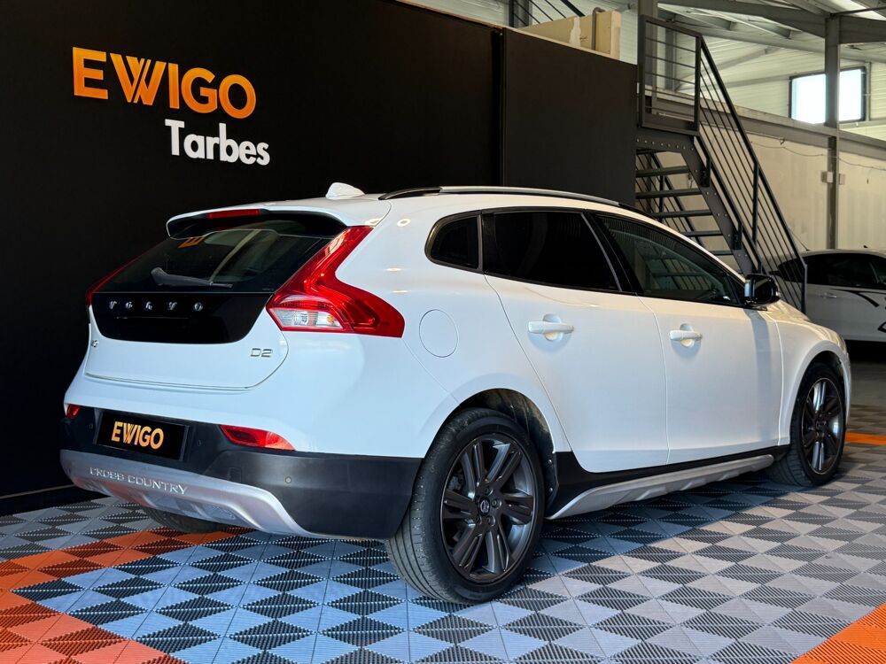 V40 D2 2.0 120 ch MOMENTUM &Ouml;VERSTA EDITION 2015 occasion 65290 Juillan