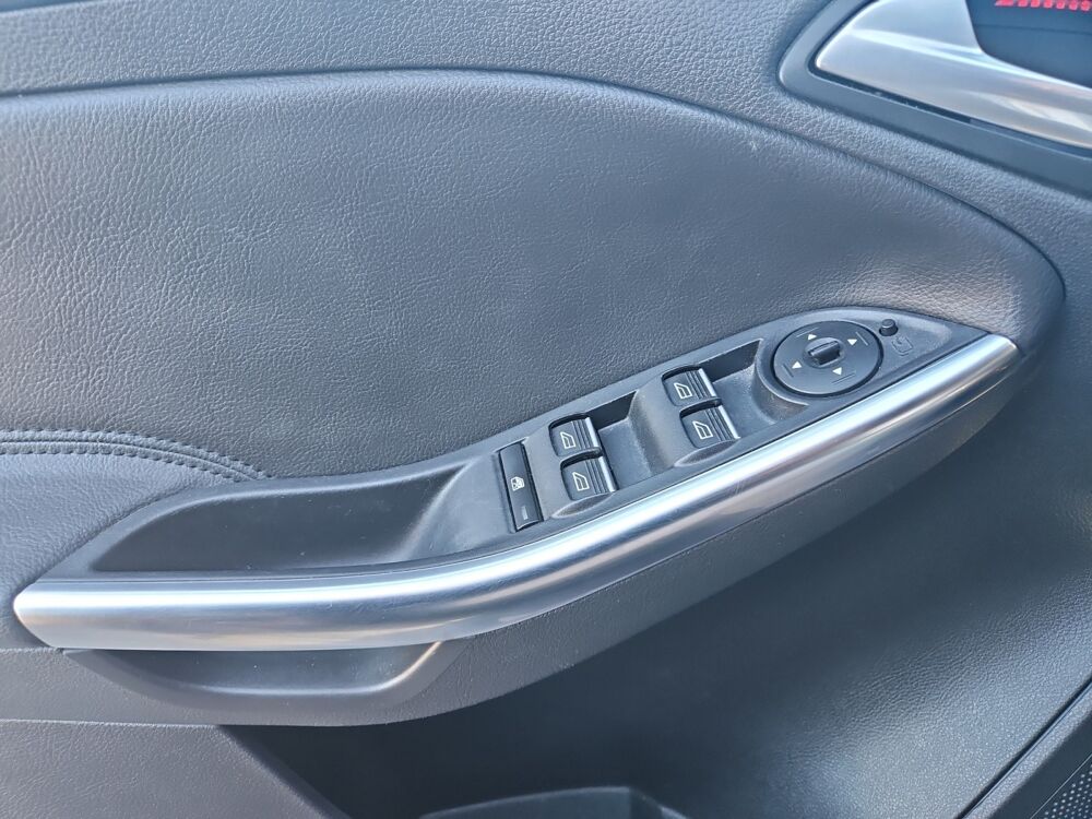 Focus 2.0 ECOBOOST 250 ST START-STOP FLEXIFUEL PACK HIVER/PERFORMA 2016 occasion 38590 Saint-&Eacute;tienne-de-Saint-Geoirs