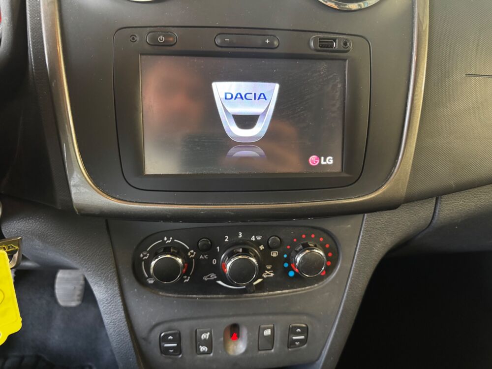 Sandero 1.5 DCI 90 Ch -STEPWAY - DISTRIBUTION OK 2015 occasion 79000 Niort