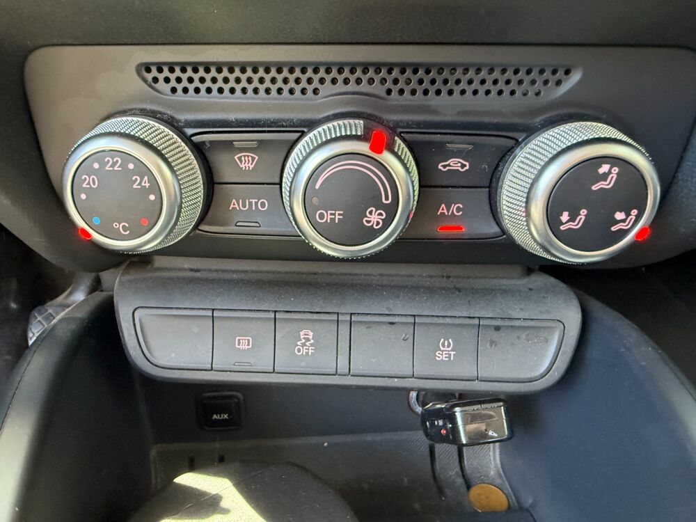 A1 1.6 TDI 90ch AMBIENTE 2013 occasion 17100 Saintes