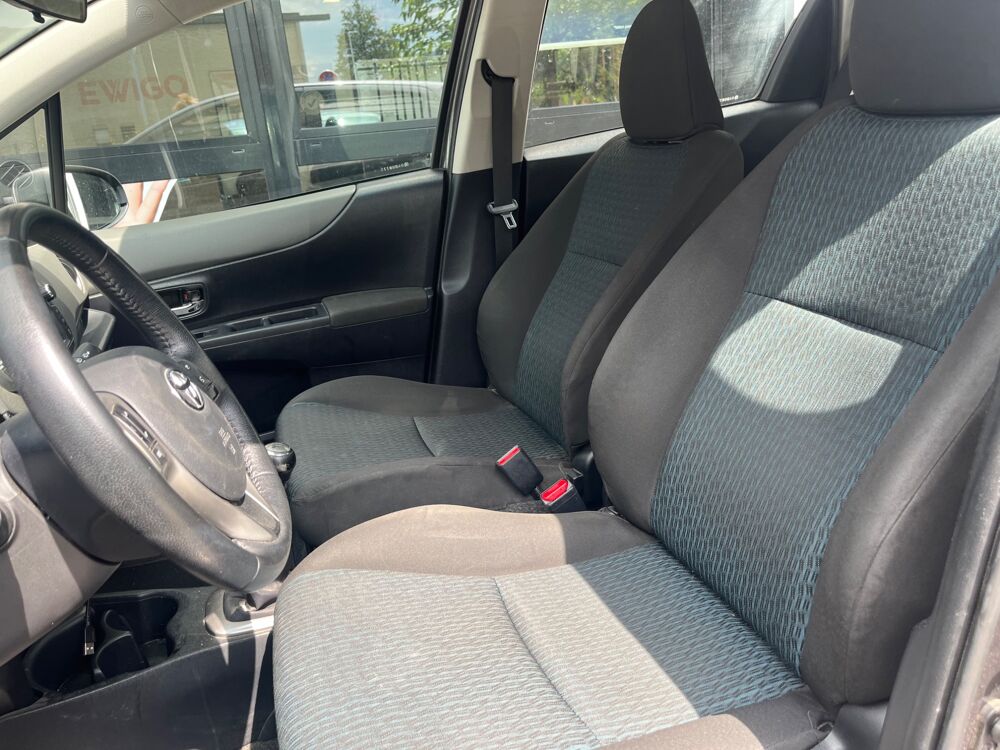 Yaris 1.4L D4D 90ch + CAMERA DE RECUL / GPS / CLIM 2012 occasion 38420 Le Versoud