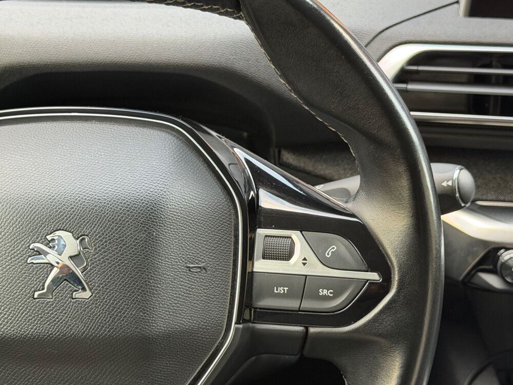 5008 GENERATION-II 1.2 130 CH ALLURE 7P / CARPLAY - CAM DE RECUL 2019 occasion 24750 Tr&eacute;lissac
