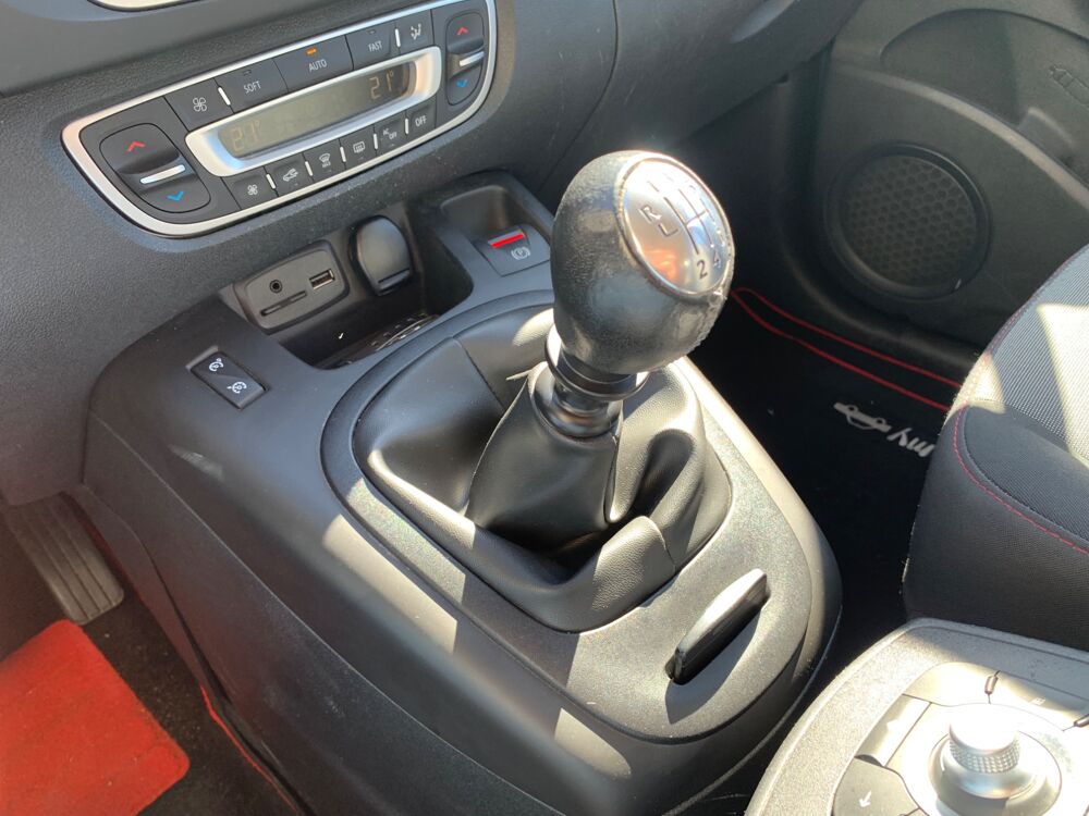 Grand scenic IV 1.6 DCI 130cv ENERGY BUSINESS / 2EME MAIN / ENTRETIEN CONSTR 2014 occasion 69420 Ampuis
