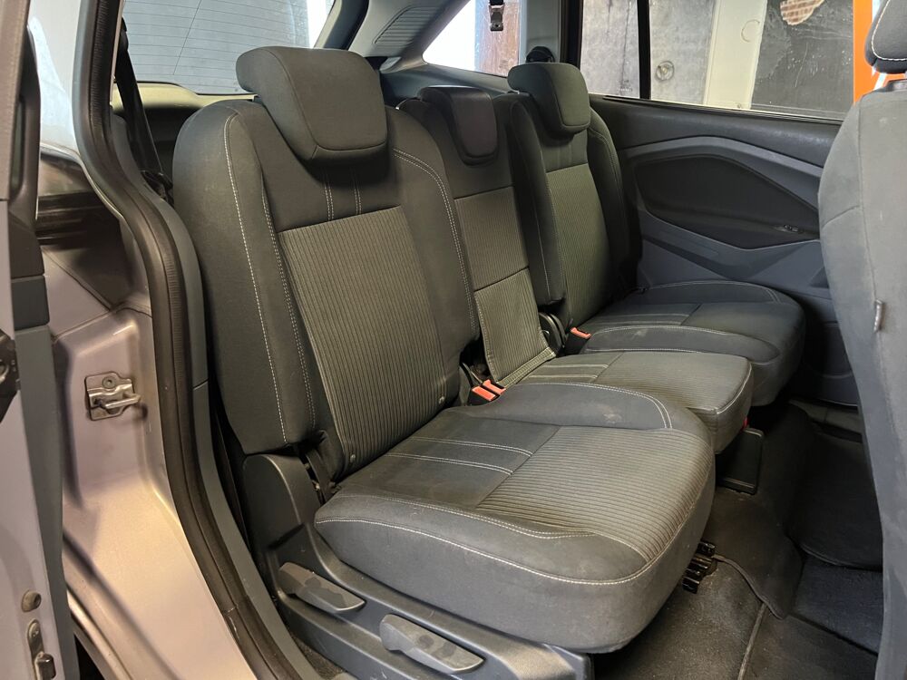 Grand C-MAX 1.6 TDCI 115 BUSINESS // 7 places 2011 occasion 44300 Nantes