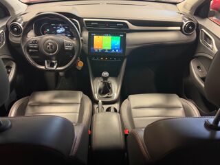 MG.ZS 1.5 VTI 106 Ch LUXURY ENTRETIEN CONSTRUCTEUR / 1ERE MAIN / A 2022 occasion 24750 Tr&eacute;lissac