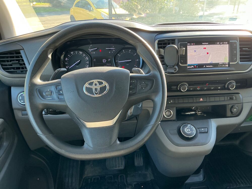 Proace 2.0 D4D 177 CH L2 DYNAMIC BVA CABINE APPROFONDIE / ATTELAGE 2019 occasion 17000 La Rochelle