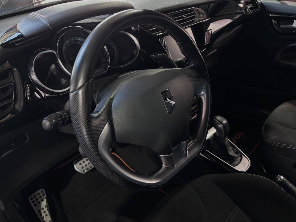 DS3 DS DS 3 - 1.2 110 CH PERFORMANCE LINE / CAMERA DE RECUL / 1&Egrave; 2019 occasion 29000 Quimper