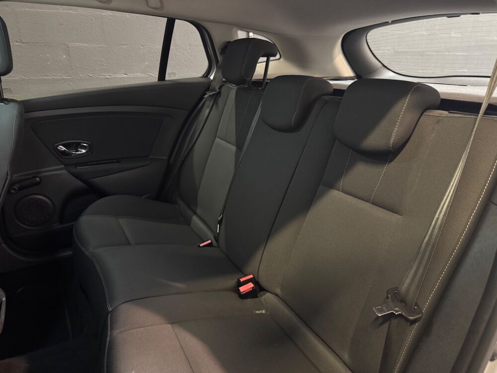 M&eacute;gane ESTATE 1.5 DCI 110ch BUSINESS REGULATEUR DE VITESSE/ TOM TO 2012 occasion 78125 Gazeran