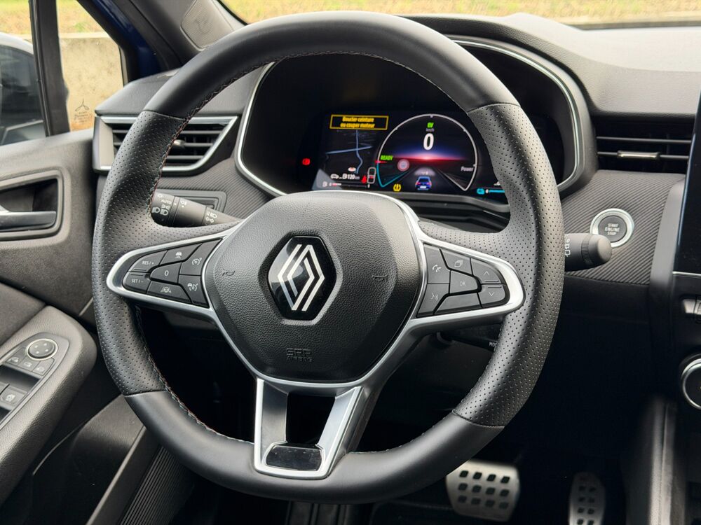 Clio V(5) 1.6 E-TECH 145 ch ESPRIT ALPINE HYBRIDE 2024 occasion 65290 Juillan