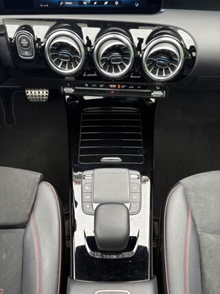 Classe A 1.5 180 D 115 CH AMG LINE 7G-DCT BVA / CAMERA / CARPLAY / SI 2022 occasion 40000 Mont-de-Marsan