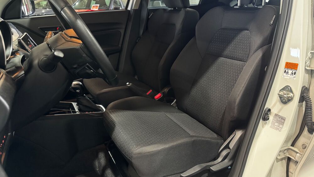 Swift 1.2 DUALJET 83CH CVT PRIVIL&Egrave;GE / RADAR AV&AR / R&Eacute;GULATEUR / 2021 occasion 29000 Quimper