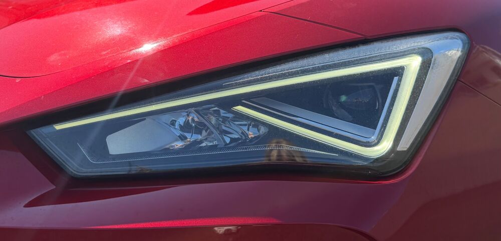 Leon (2) 2.0 TSI 300 VZ DSG7 + TOIT OUVRANT + CAMERA + CARPLAY + 2021 occasion 97410 Saint-Pierre