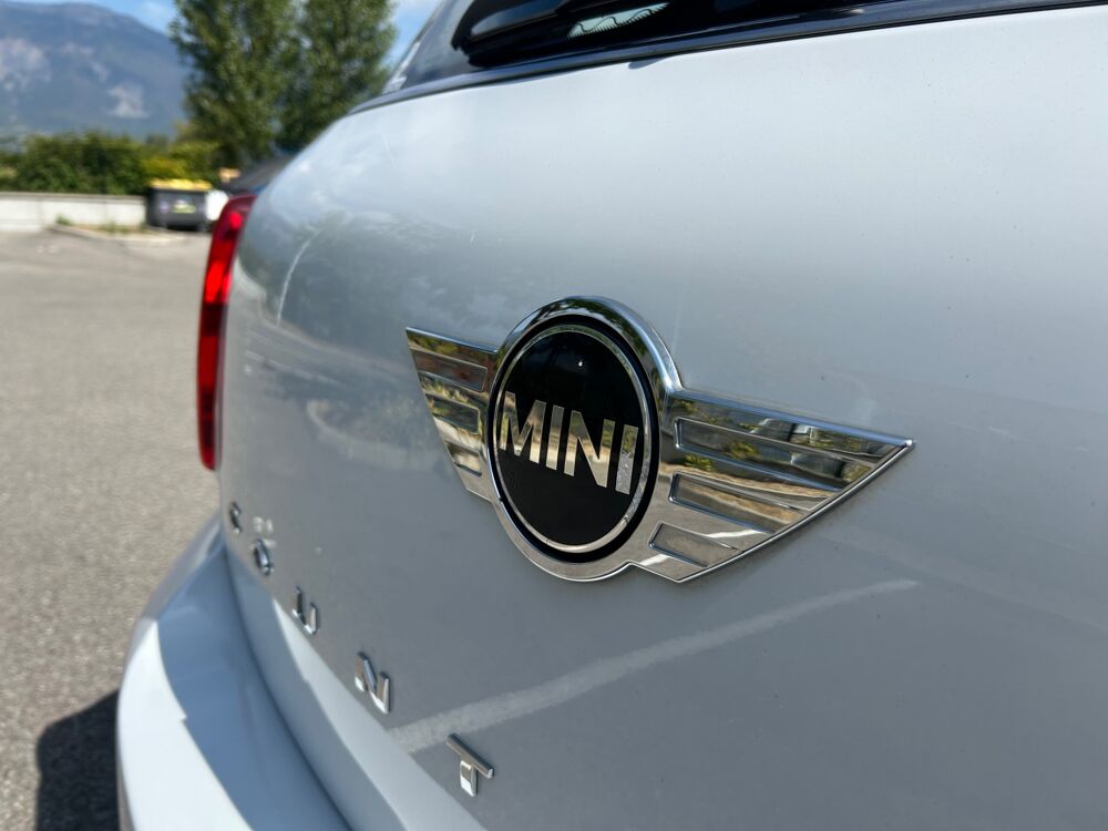 Countryman 1.6L D 112ch COOPER PACK CHILI - TOIT OUVRANT + RADARS AR 2015 occasion 38420 Le Versoud