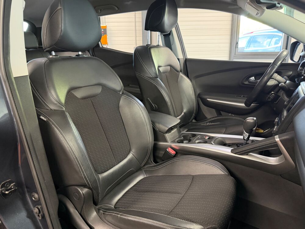 Kadjar 1.5 DCI 110 Ch INTENS - 1ERE MAIN - ATTELAGE - KIT DISTRI 2 2018 occasion 79000 Niort