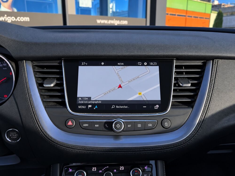 Grandland x 1.2 130Ch - ULTIMATE BVA8 - CARPLAY - SI&Egrave;GES CHAUFFANTS - EN 2019 occasion 26000 Valence