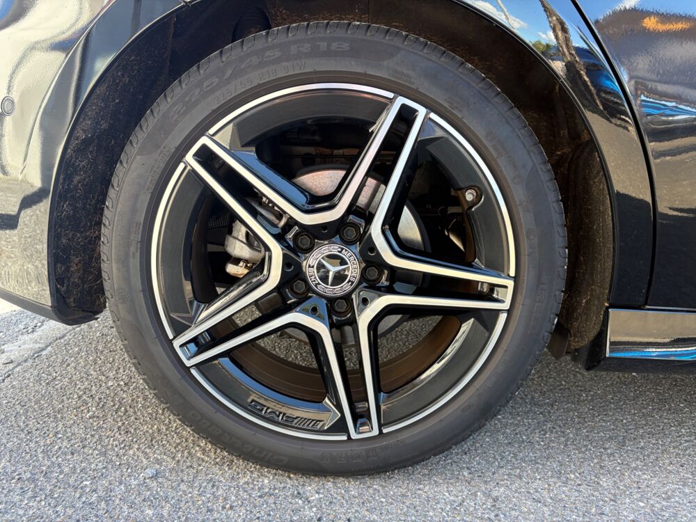 Classe A 1.3 180 135 CH HYBRID MHEV PREMIUM AMG LINE BVA / SUIVI MERC 2023 occasion 40000 Mont-de-Marsan