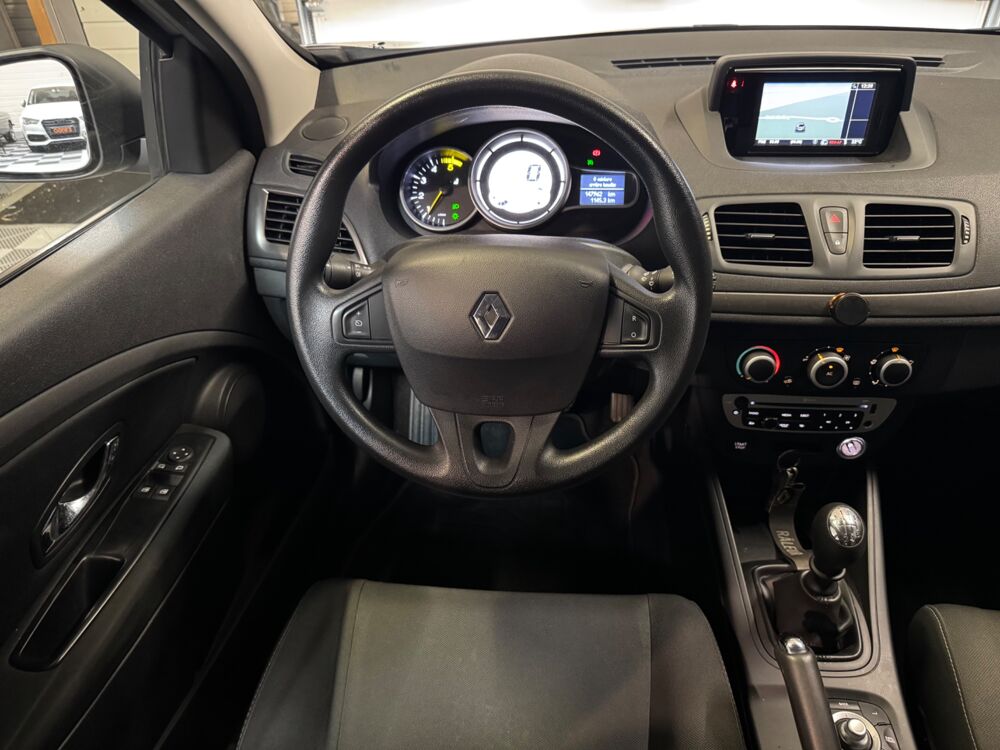 M&eacute;gane ESTATE 1.5 DCI 110ch BUSINESS REGULATEUR DE VITESSE/ TOM TO 2012 occasion 78125 Gazeran