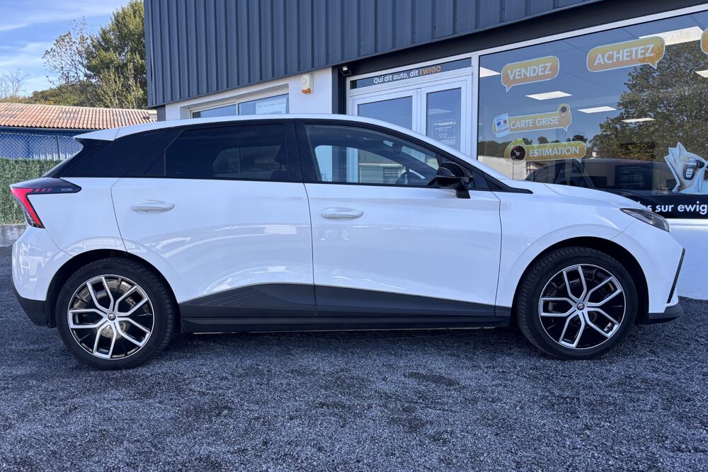 MG4 EV 204ch - 64kWh Luxury / 1&egrave;re main / Suivi MG 2024 occasion 64122 Urrugne