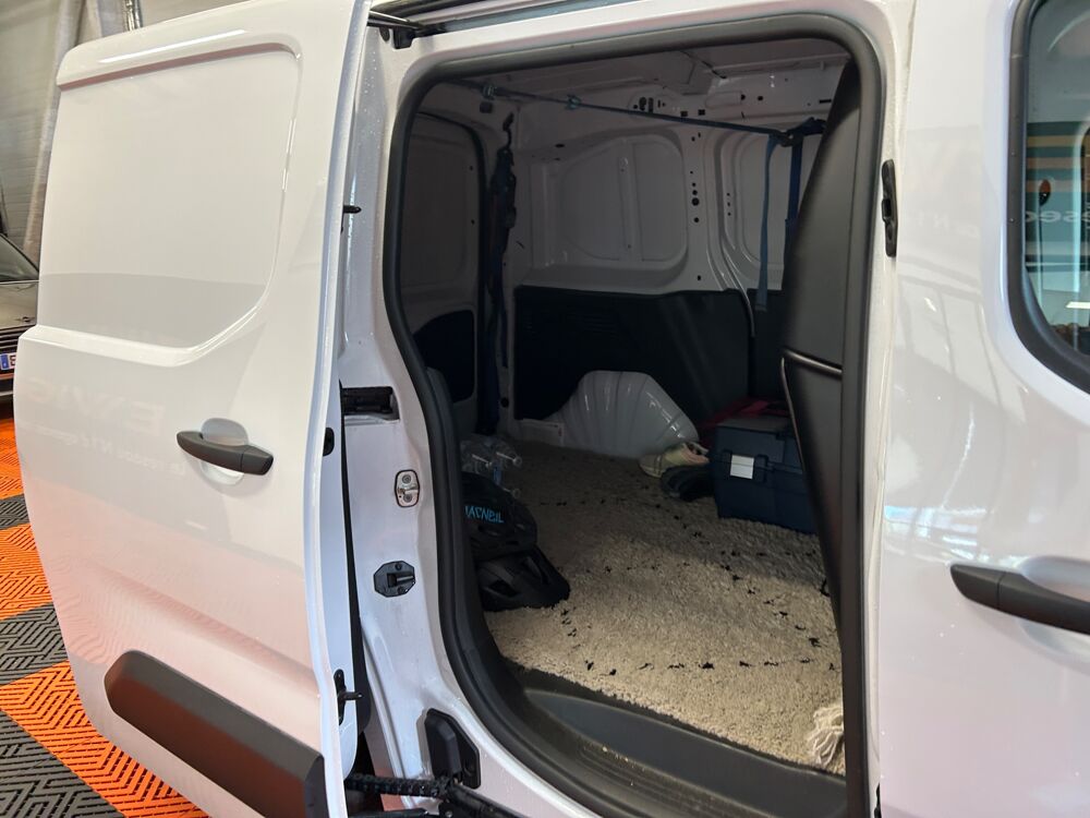 Partner FOURGON 1.5 BLUEHDI 100 650KG L1 M PACK ASPHALT CONNECT STAR 2025 occasion 83600 Fr&eacute;jus