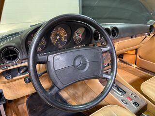 Classe A 560 (R107) V8 5.5 230CH CABRIOLET HARD TOP 1988 occasion 78125 Gazeran