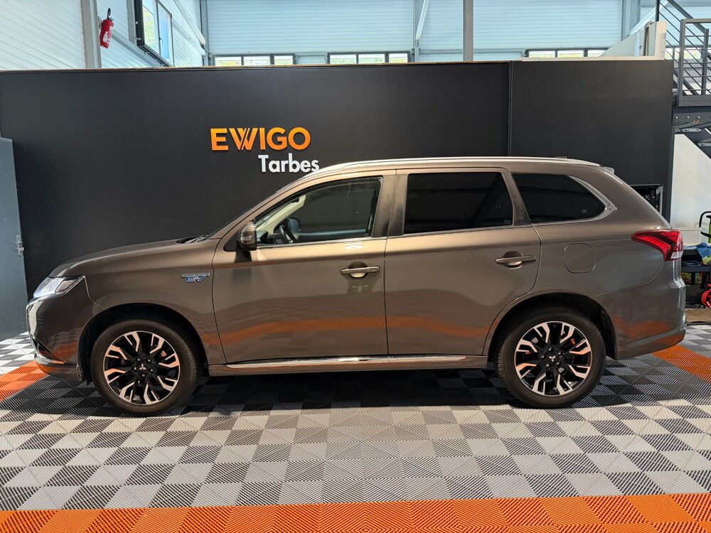 Outlander III (3) PHEV HYBRIDE RECHARGEABLE 200 ch INTENSE STYLE 4WD 2017 occasion 65290 Juillan