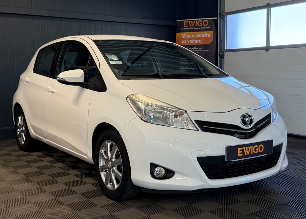 Yaris 1.0 VVTI 70 Ch ACTIVE - JANTES ALU 2013 occasion 79000 Niort
