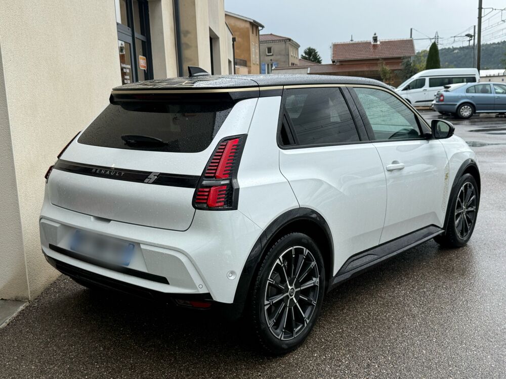 R5 EV52 E-TECH 150ch ICONIC 52KWH / HARMAN KARDON/ Garantie 5 2025 occasion 69420 Ampuis