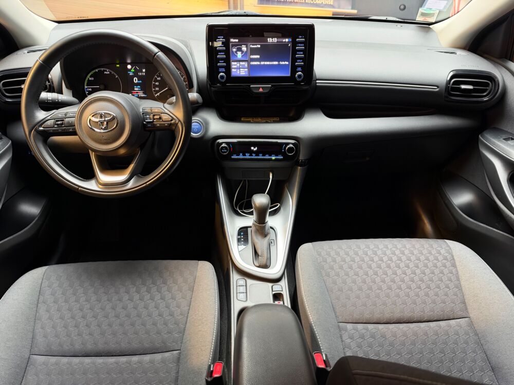 Yaris 1.5 VVTI 116ch FULL-HYBRID 0.8KWH DYNAMIC BVA // ENTRETIEN T 2022 occasion 33320 Eysines