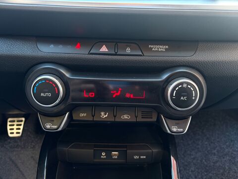 Stonic 1.6 CRDI 110 PREMIUM CARPLAY 2018 occasion 69150 D&eacute;cines-Charpieu