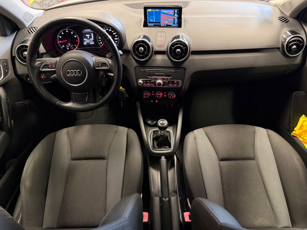 A1 SPORTBACK 1.0 TFSI 95 Ch ULTRA AMBIENTE 2016 occasion 24750 Tr&eacute;lissac