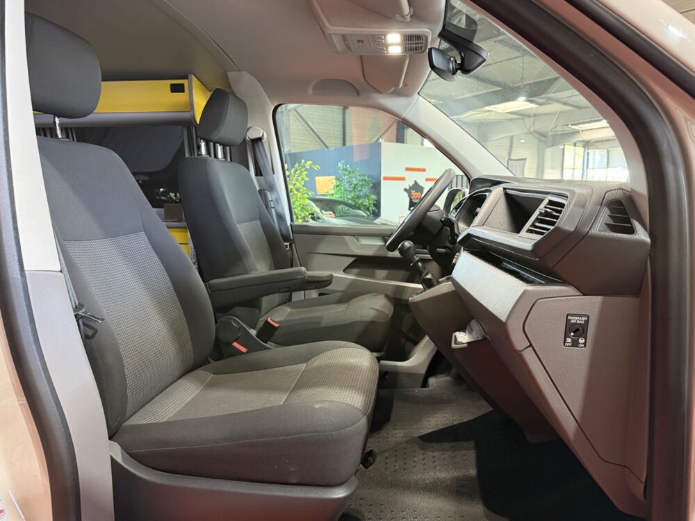 Transporter FOURGON T6 AM&Eacute;NAG&Eacute; 2.0 TDI 150 BLUEMOTION MITTEL 2020 occasion 29000 Quimper