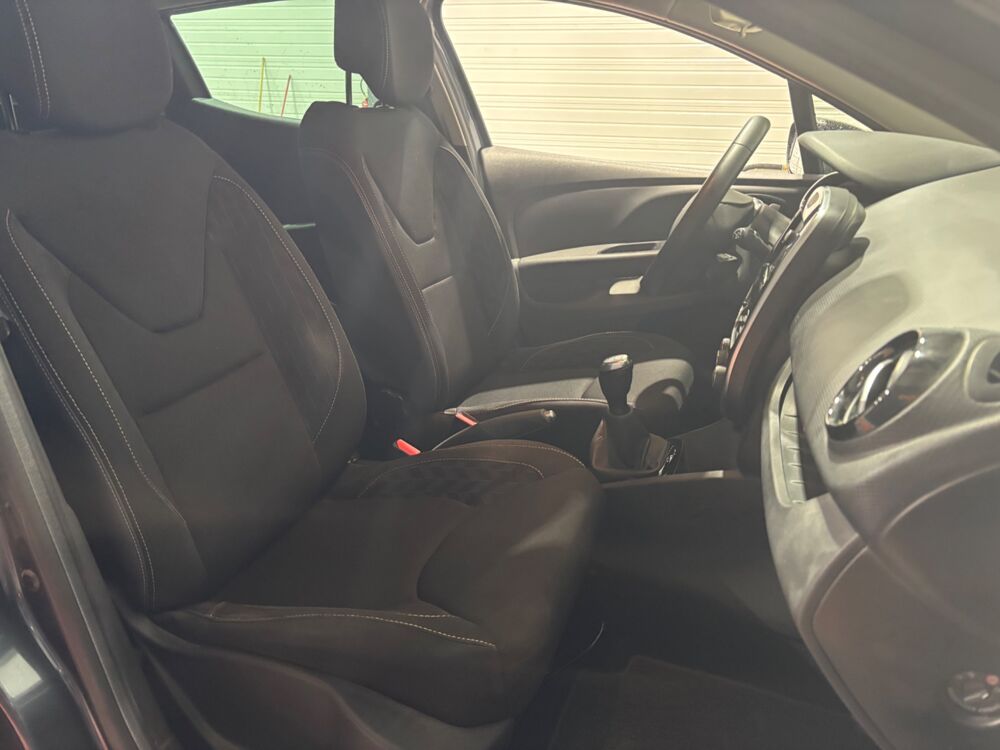 Clio 0.9 TCE 75CH ENERGY LIMITED / FAIBLE CONSO / IDEAL JEUNE PER 2019 occasion 17430 Tonnay-Charente