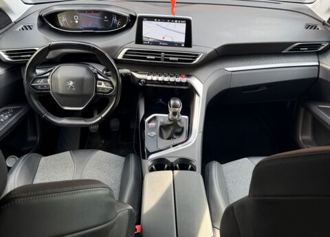 5008 GENERATION-II 1.2 130 CH ALLURE 7P / CARPLAY - CAM DE RECUL 2019 occasion 24750 Tr&eacute;lissac