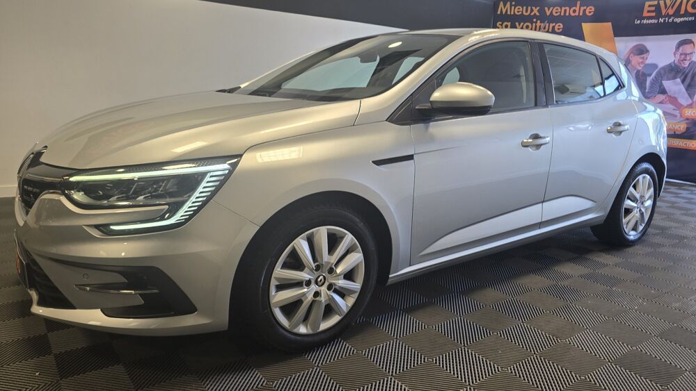 M&eacute;gane 4 (2) 1.5 BlueDCI 115 ch BUSINESS + SUIVI RENAULT 2022 occasion 21850 Saint-Apollinaire