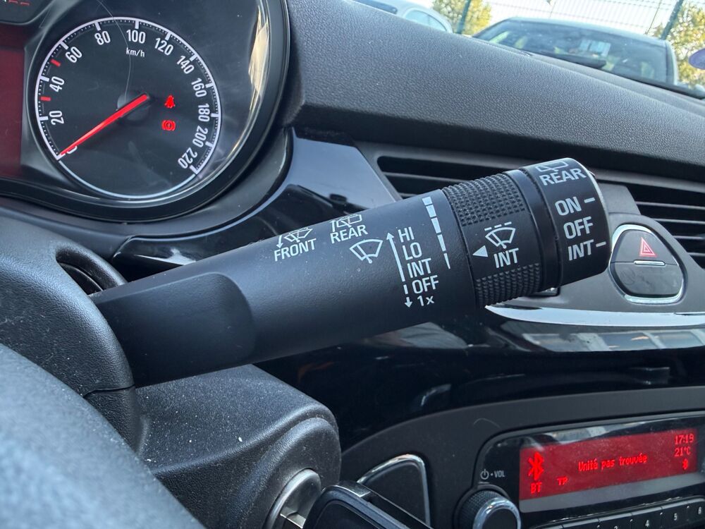 Corsa 1.2VTI 70Ch ACTIVE - MOTEUR &Agrave; CHAINE - 1 &Egrave;RE MAIN - CLIMATI 2016 occasion 27000 &Eacute;vreux