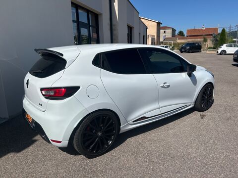 Clio IV 220ch RS Trophy EDC / &Eacute;changeur Wagner / Kit gros frein 2018 occasion 69420 Ampuis