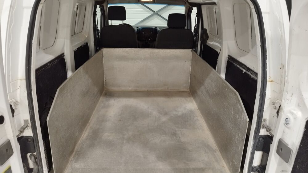 NV200 1.5 DCl 90CV VISIA BVM5 / DISTRIBUTION OK / EMBRAYAGE NEUF / 2013 occasion 17430 Tonnay-Charente