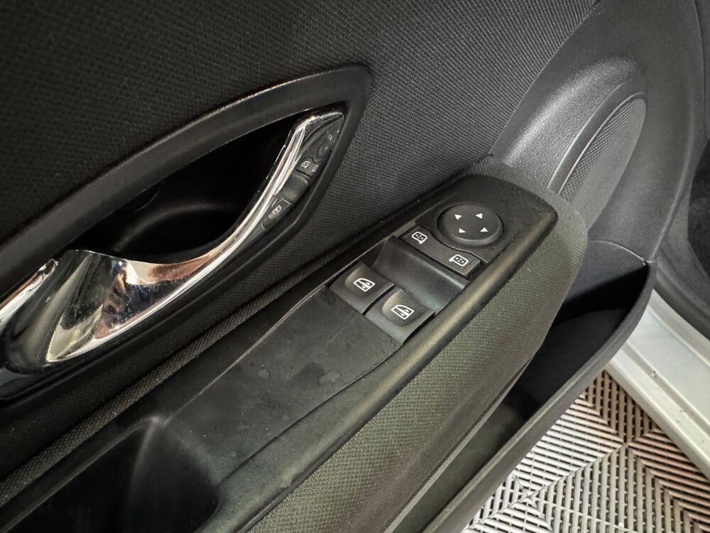 M&eacute;gane ESTATE 1.5 DCI 110ch BUSINESS REGULATEUR DE VITESSE/ TOM TO 2012 occasion 78125 Gazeran