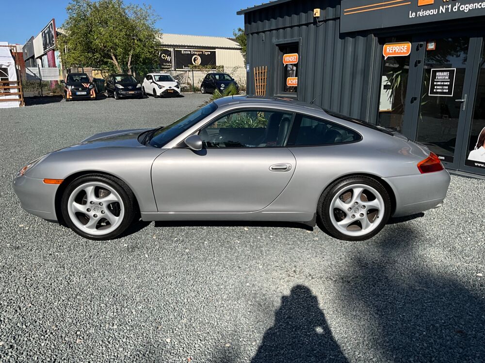 911 COUPE 996 3.4 300 CARRERA / ENTRETIENS PORSCHE / TOIT OUVRAN 1998 occasion 17000 La Rochelle
