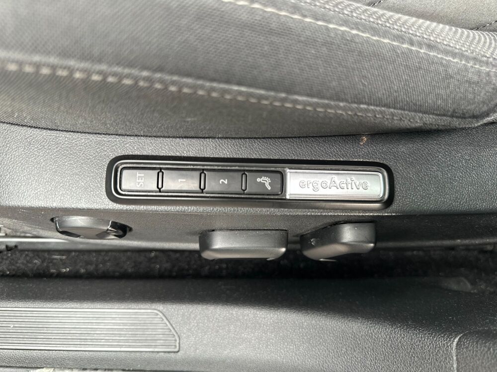 Golf 8 1ST EDITION 1.5 E-TSI 150Ch MHEV DSG7 - CARPLAY - SIEGES E 2020 occasion 26000 Valence