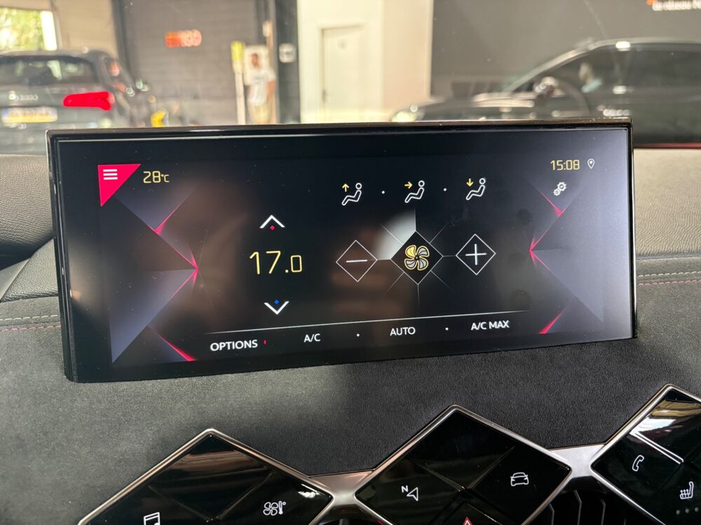 DS3 CROSSBACK 1.5 130 CH PERFORMANCE LINE EAT8 / RADARS AV & AR 2022 occasion 29000 Quimper