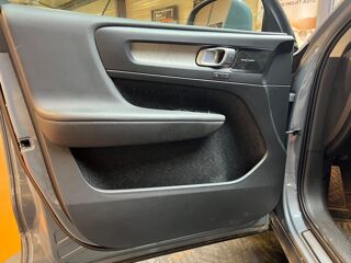XC40 2.0 D4 190 INSCRIPTION AWD GEARTRONIC BVA // TOIT OUVRANT // 2019 occasion 33320 Eysines
