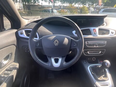 Grand scenic IV 1.5 DCI 110 CH / 7 PLACES 2010 occasion 17000 La Rochelle