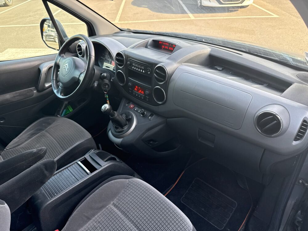 Berlingo COMBI MULTISPACE 1.6 HDI 90ch / ATTELAGE 2011 occasion 17100 Saintes