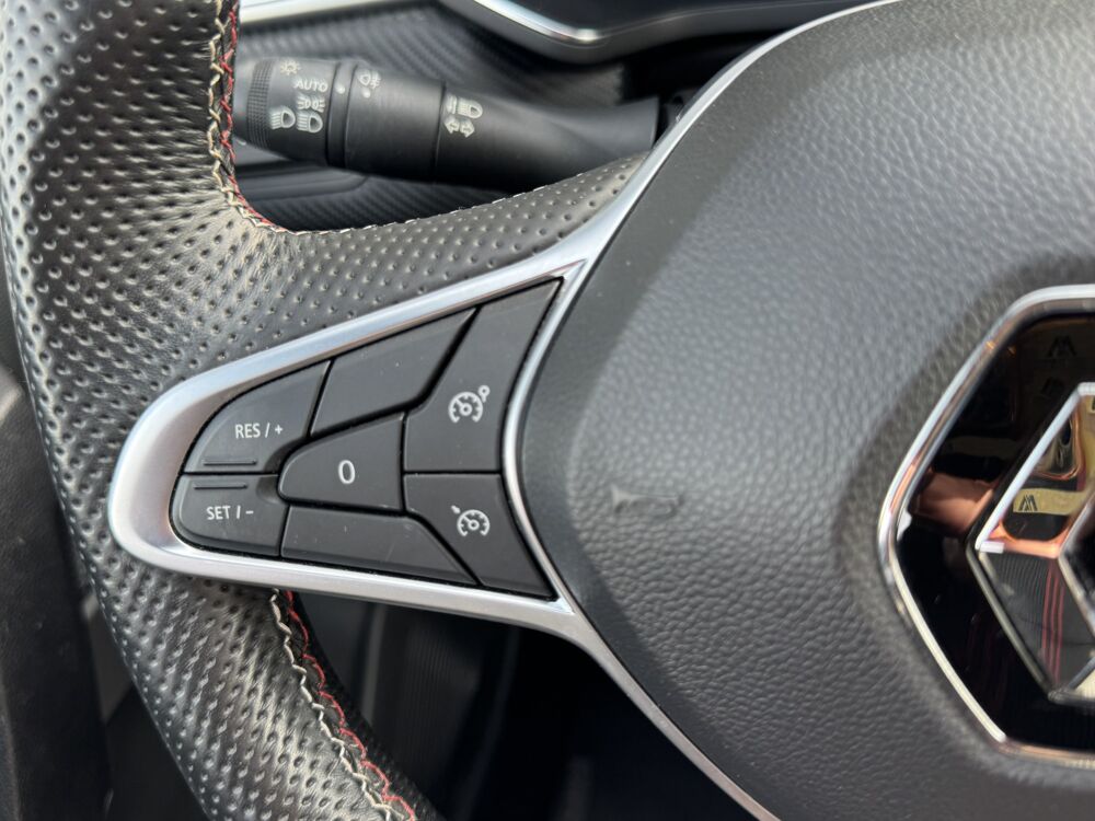 Captur 1.3 TCe mild hybrid 140ch RS Line BVM6 / Entretien RENAULT 2023 occasion 64122 Urrugne