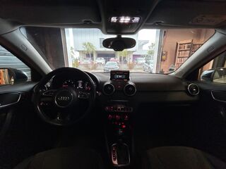 A1 SPORTBACK 1.6 TDI 115 BUSINESS LINE S-TRONIC BVA 2017 occasion 83600 Fr&eacute;jus