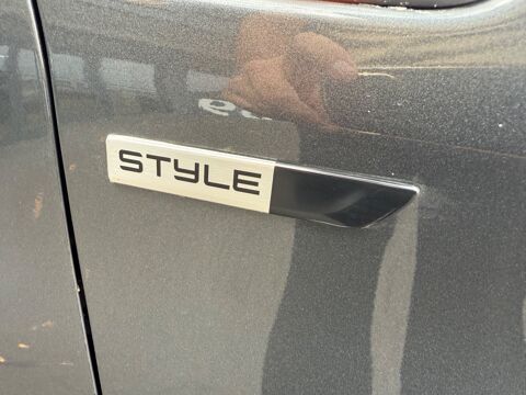208 STYLE GENERATION-I 1.2 VTI 82 Ch- DISTRIBUTION FAITE - CARPL 2017 occasion 26000 Valence